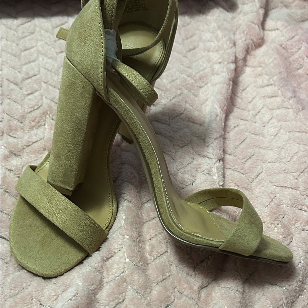 Beige felt heels